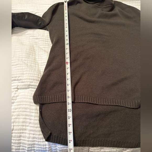 BCBG MaxAzria DeeDee oversized Turtleneck Sweater - Size XS Long - Picture 7 of 8